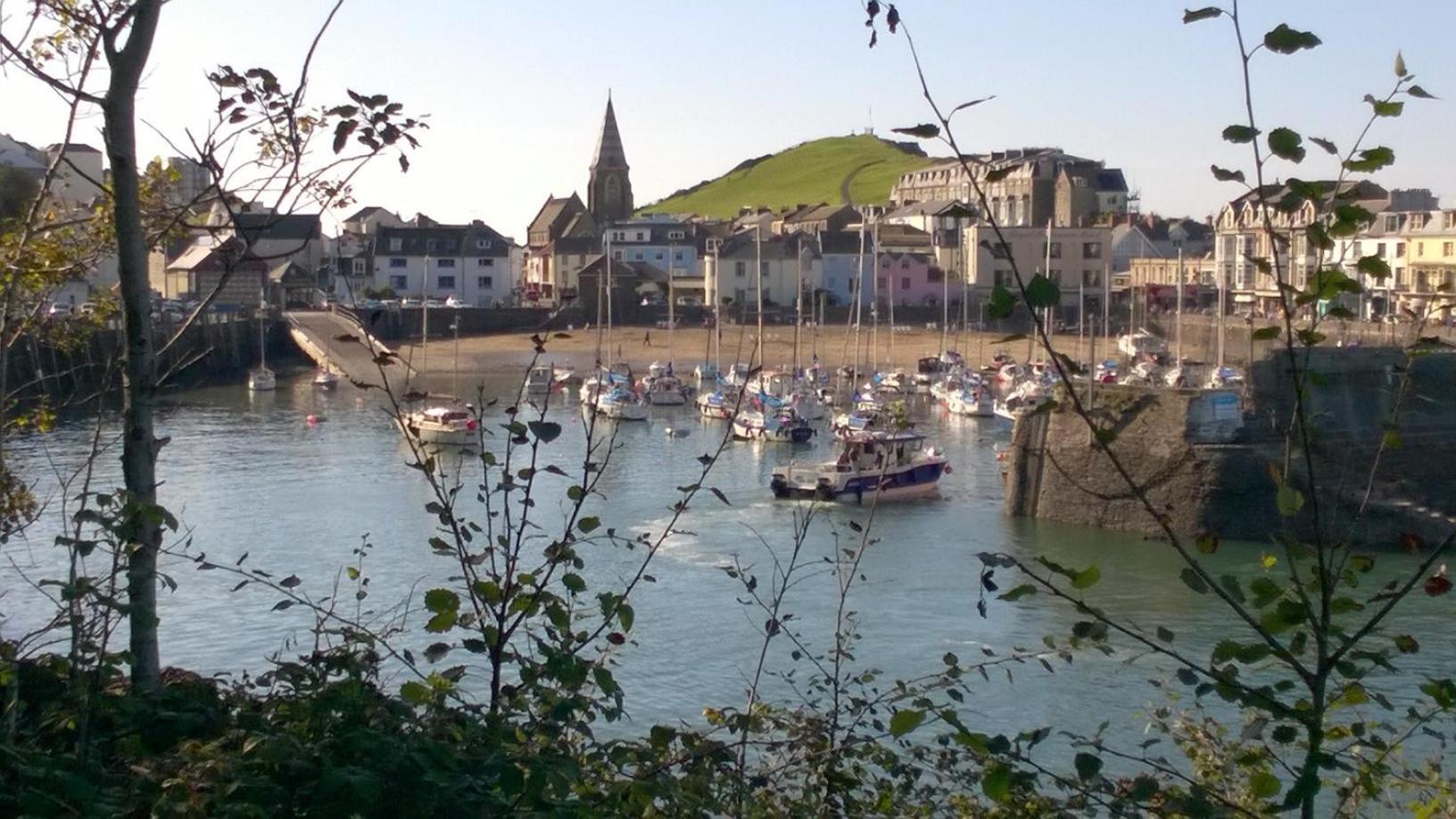 Sea Views, Big 2 Bed Flat Close To Beach & Harbour Ilfracombe Exterior foto